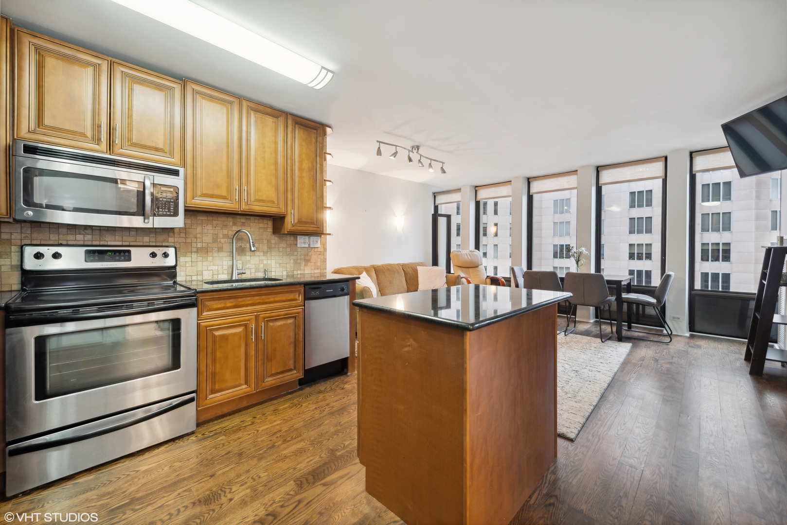 100 E WALTON Street Unit: 41C