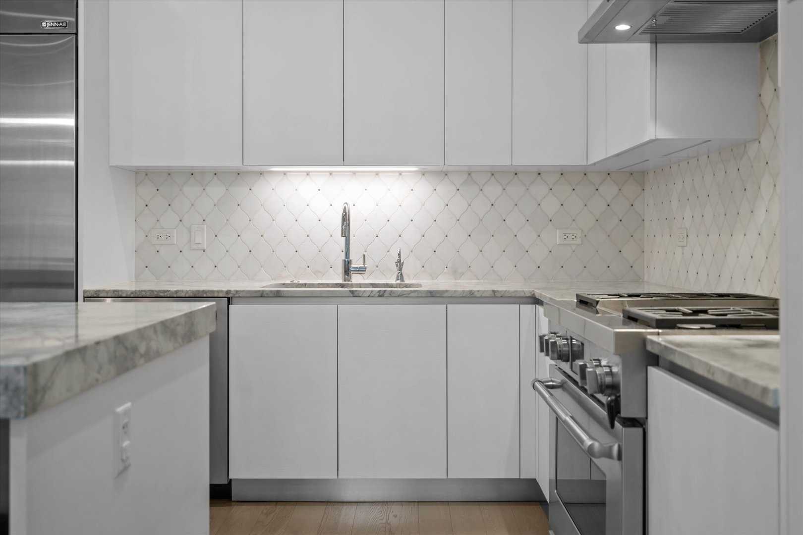 31 N Aberdeen Street Unit: 2S
