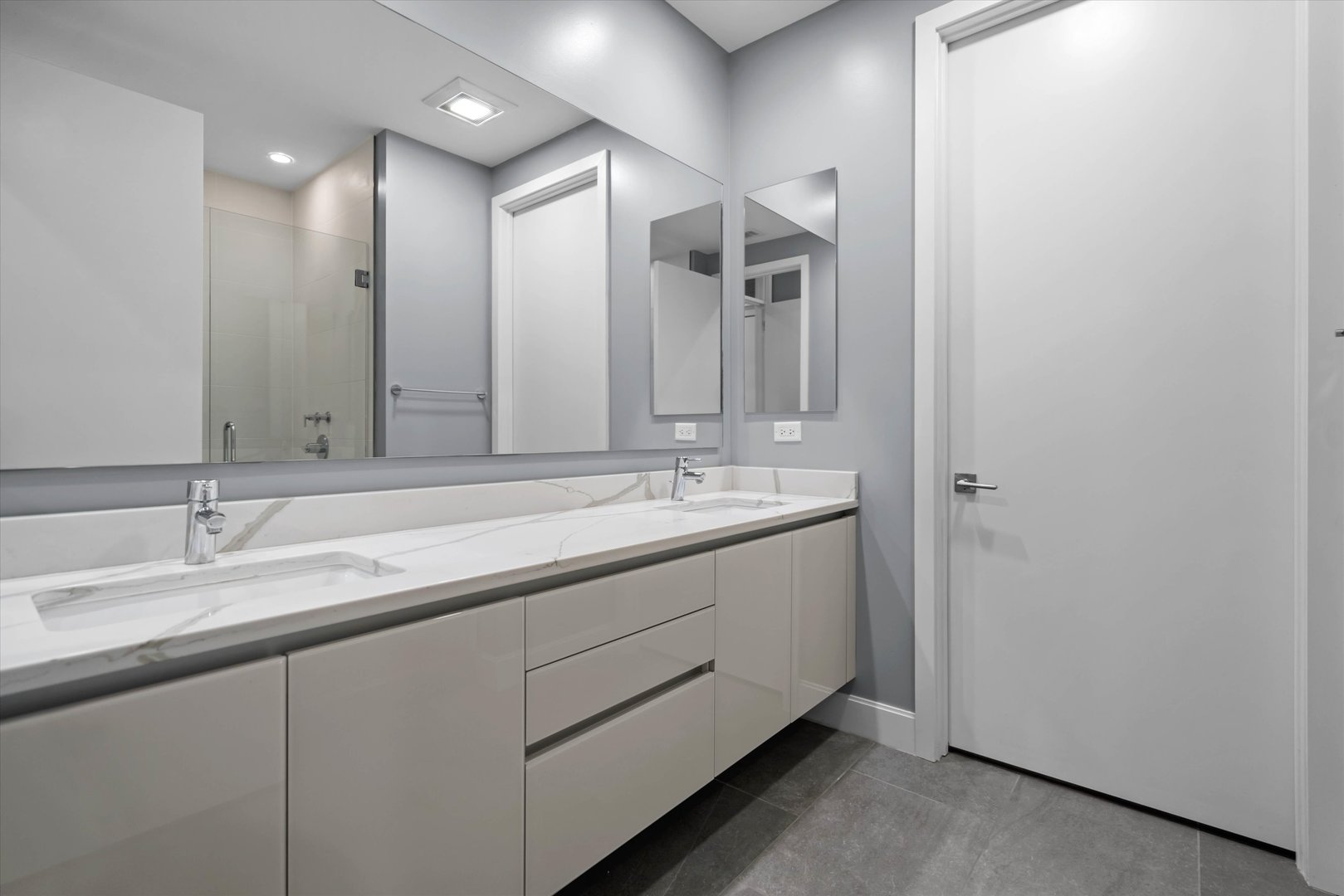 31 N Aberdeen Street Unit: 2S