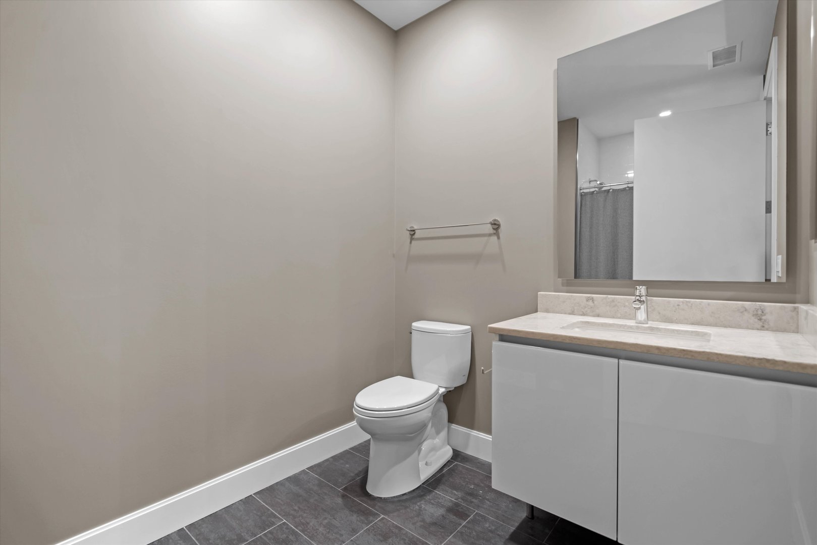 31 N Aberdeen Street Unit: 2S