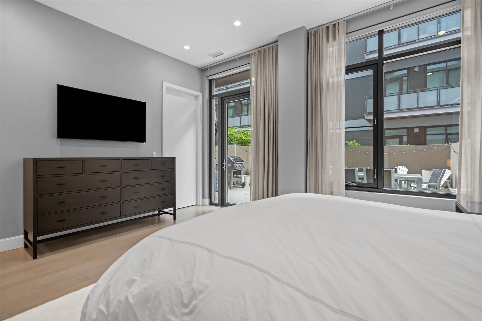 31 N Aberdeen Street Unit: 2S
