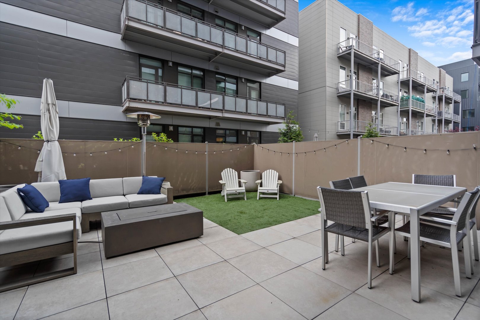 31 N Aberdeen Street Unit: 2S