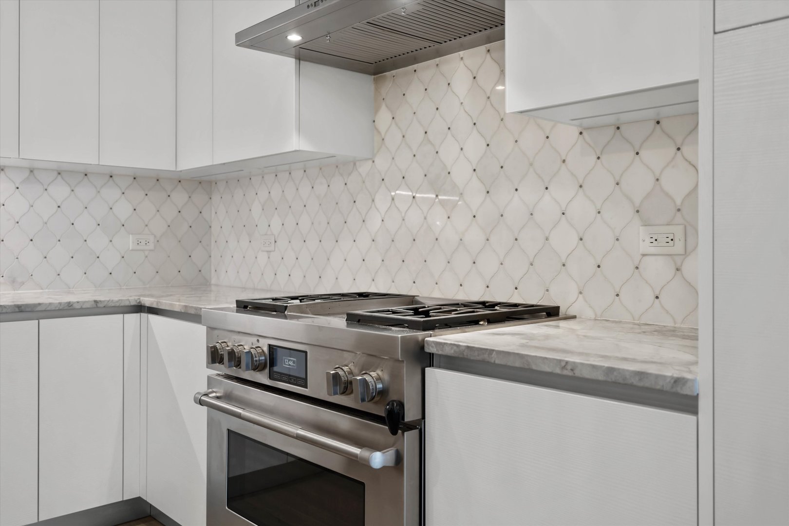 31 N Aberdeen Street Unit: 2S