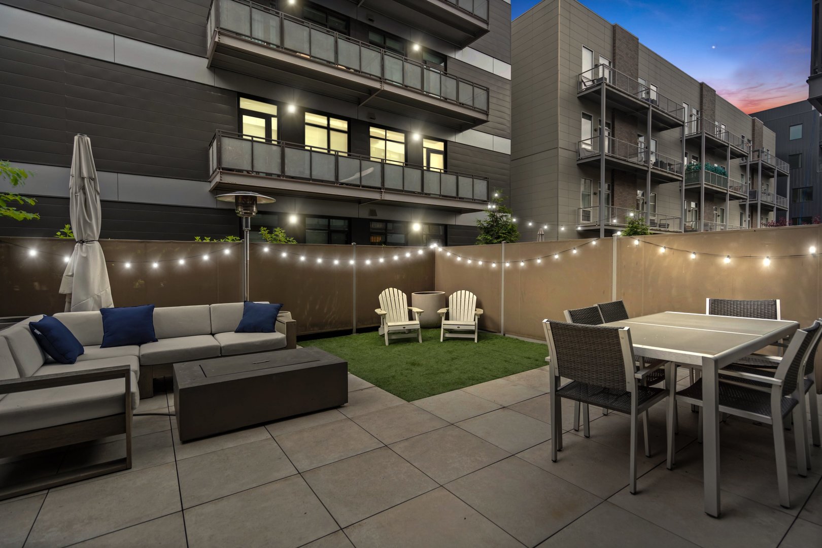 31 N Aberdeen Street Unit: 2S