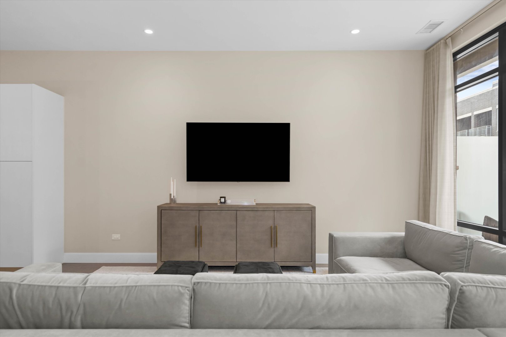 31 N Aberdeen Street Unit: 2S