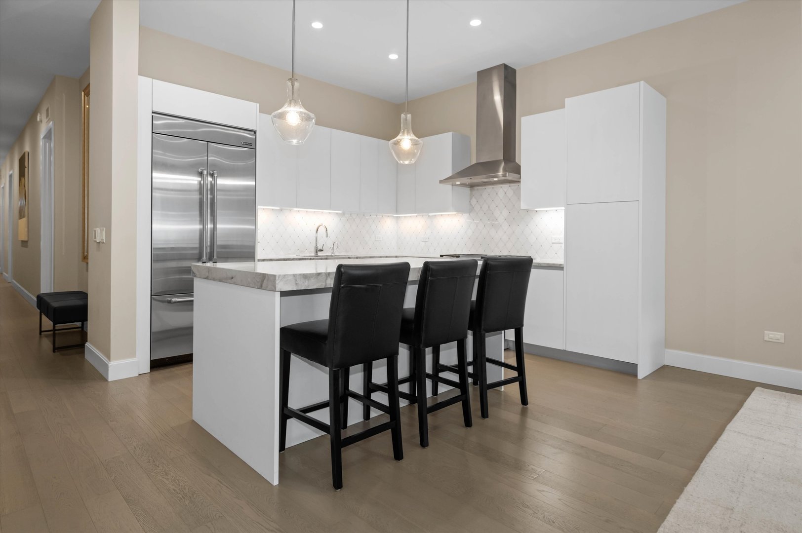 31 N Aberdeen Street Unit: 2S