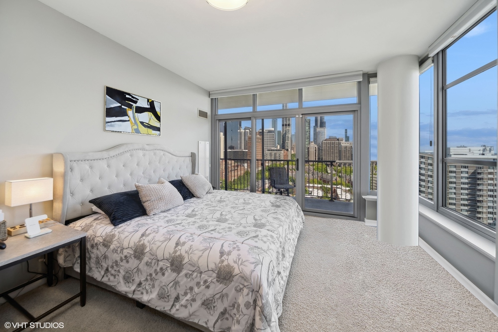 1600 S Prairie Avenue Unit: 1704