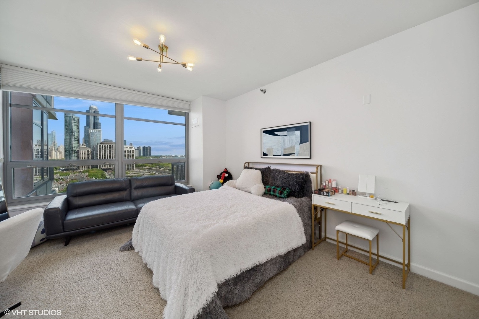 1600 S Prairie Avenue Unit: 1704