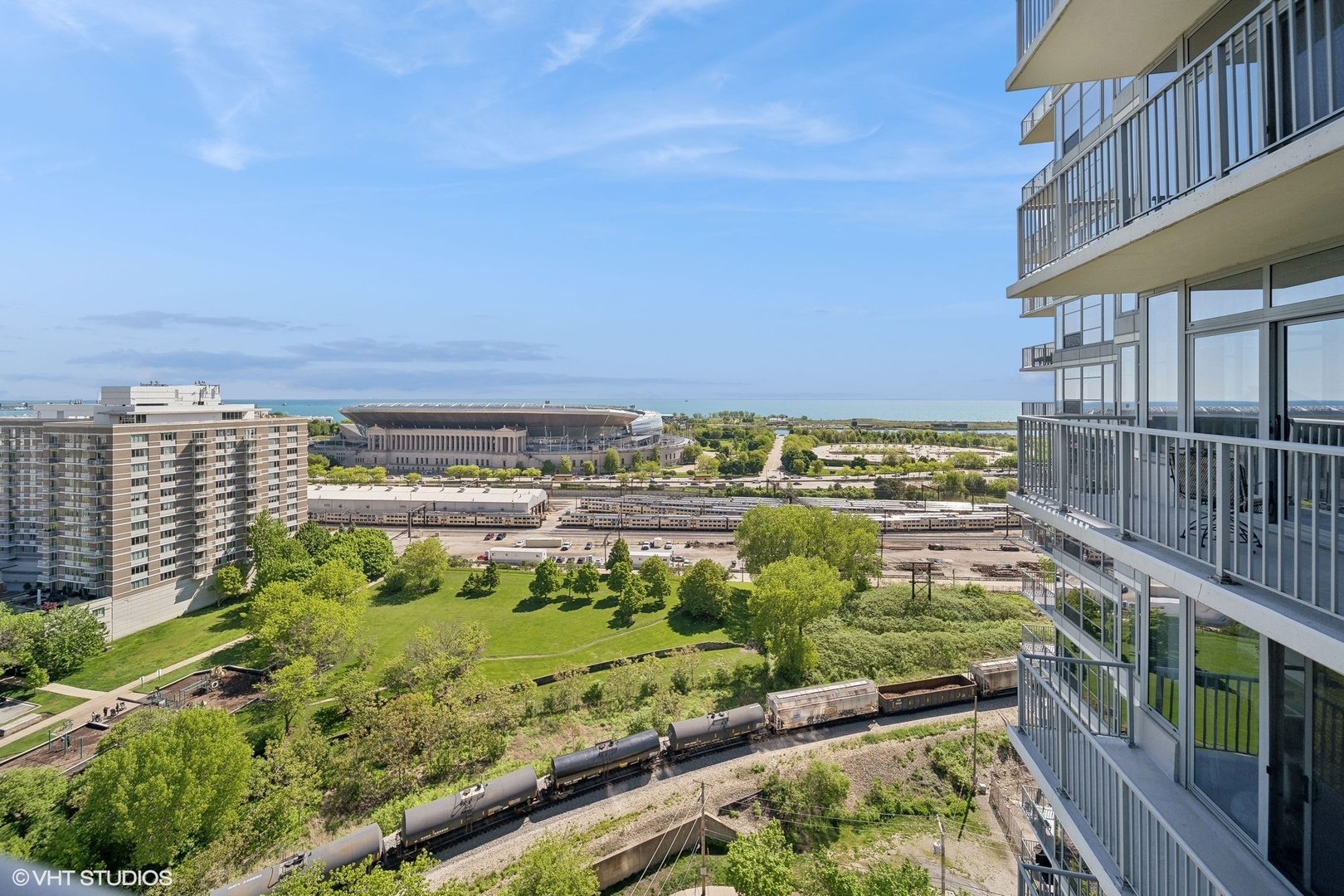 1600 S Prairie Avenue Unit: 1704