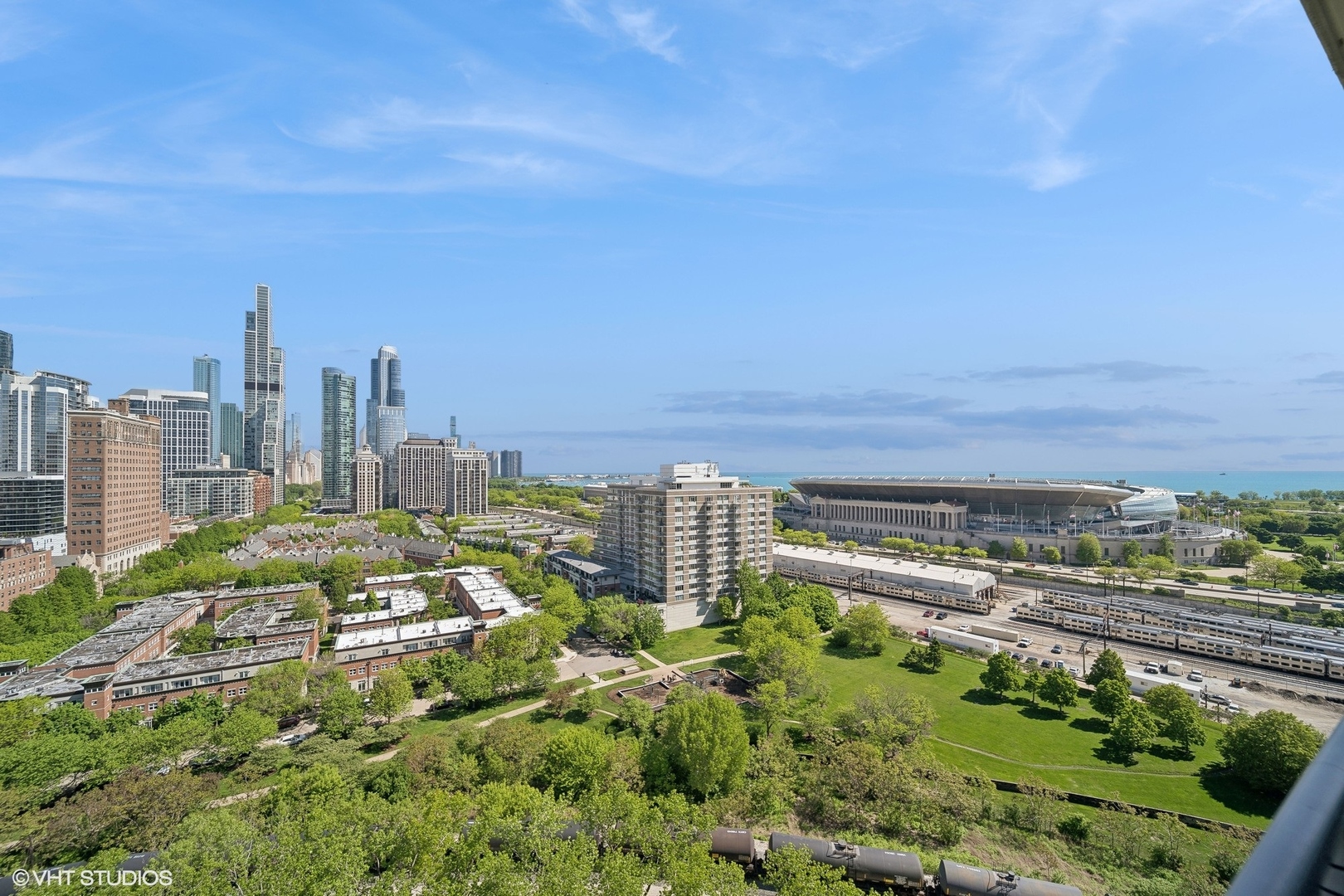 1600 S Prairie Avenue Unit: 1704