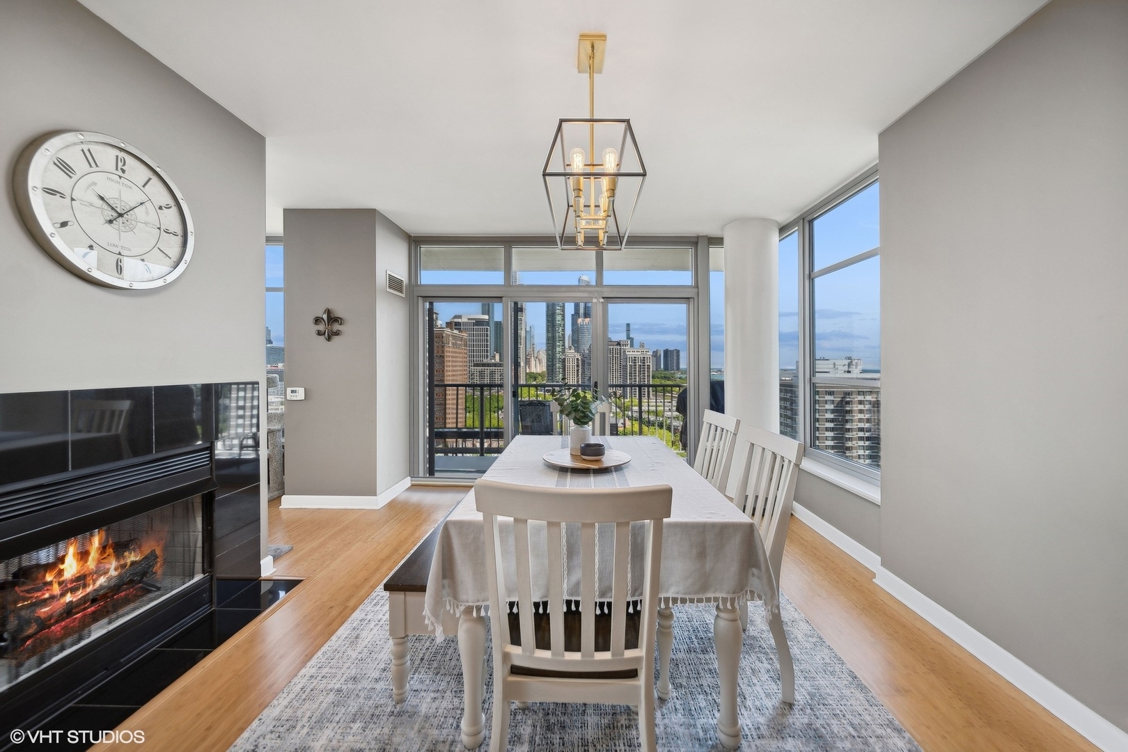 1600 S Prairie Avenue Unit: 1704