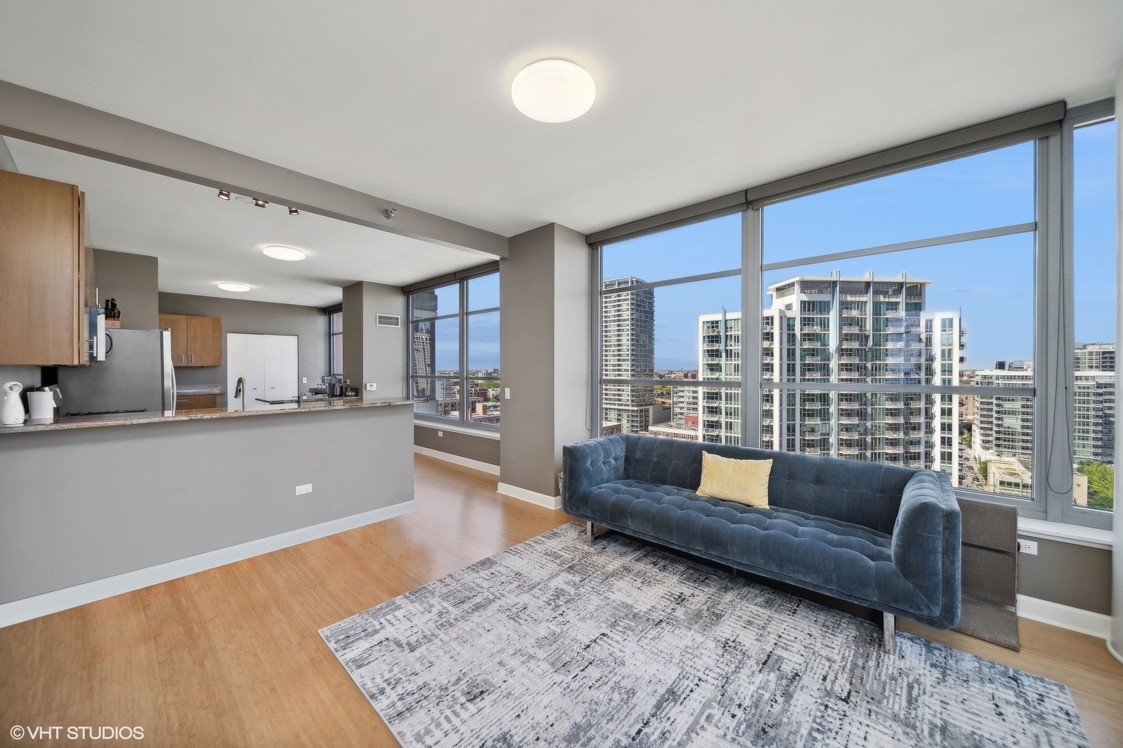 1600 S Prairie Avenue Unit: 1704