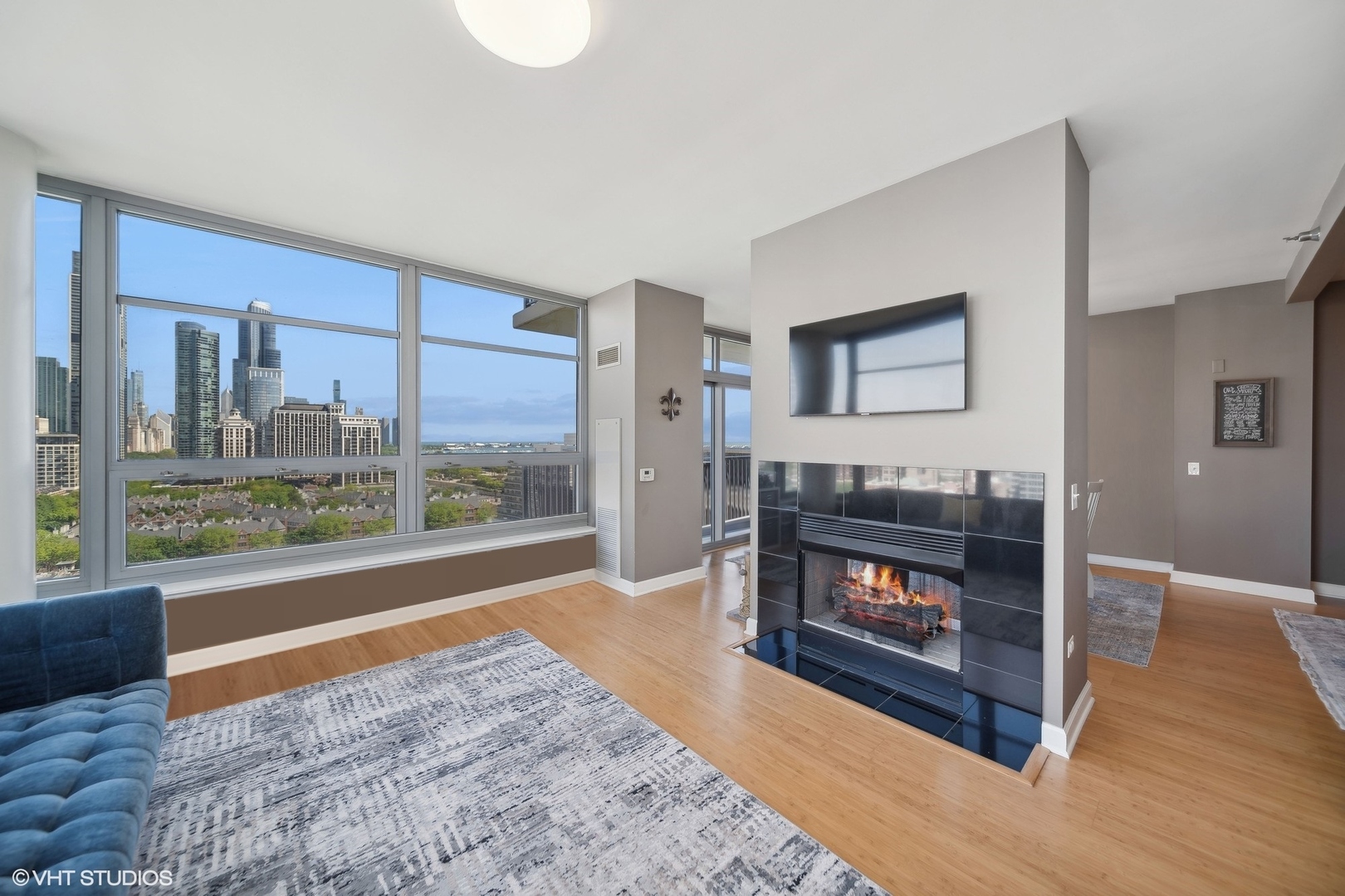 1600 S Prairie Avenue Unit: 1704