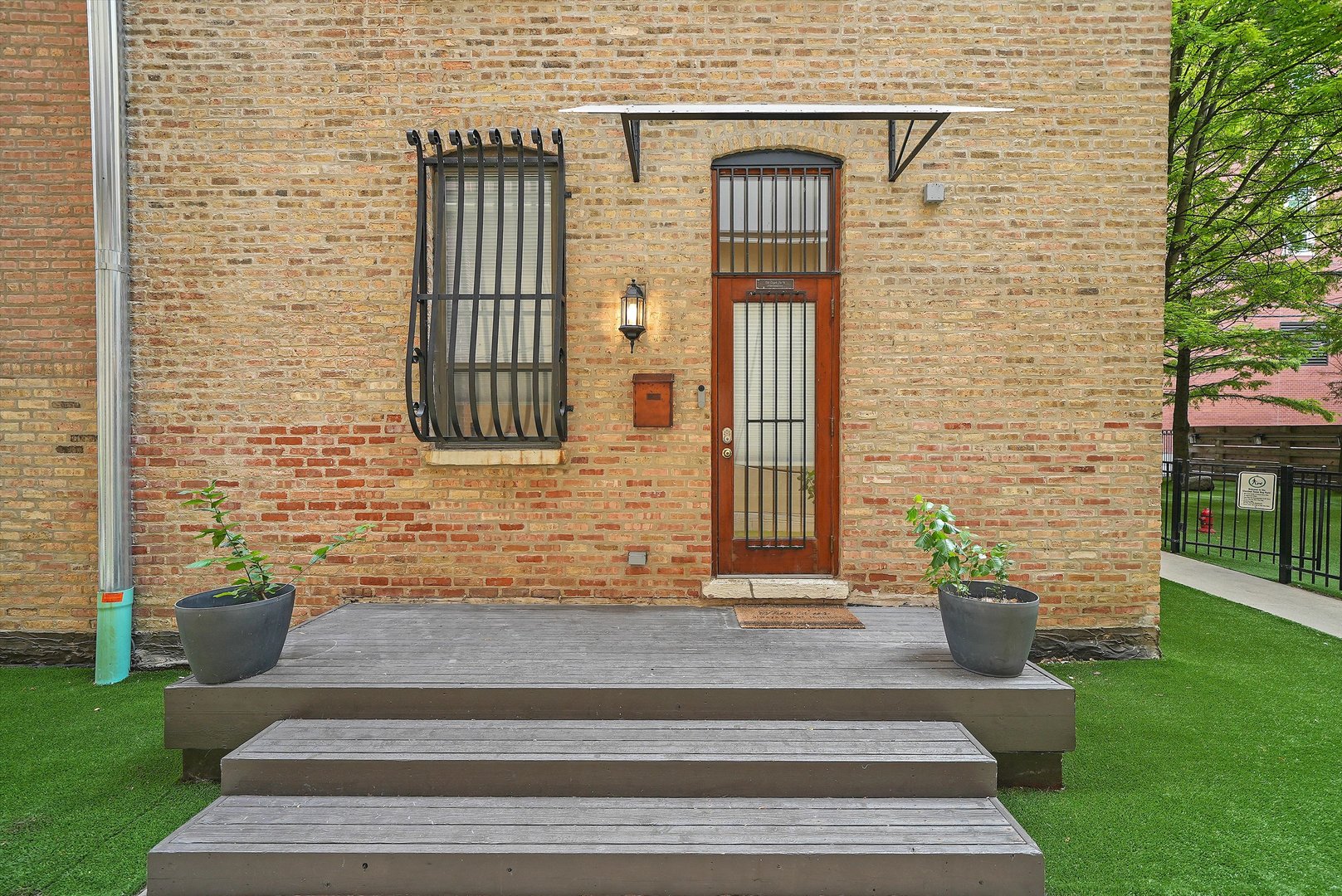 119 W CHESTNUT Street Unit: 5