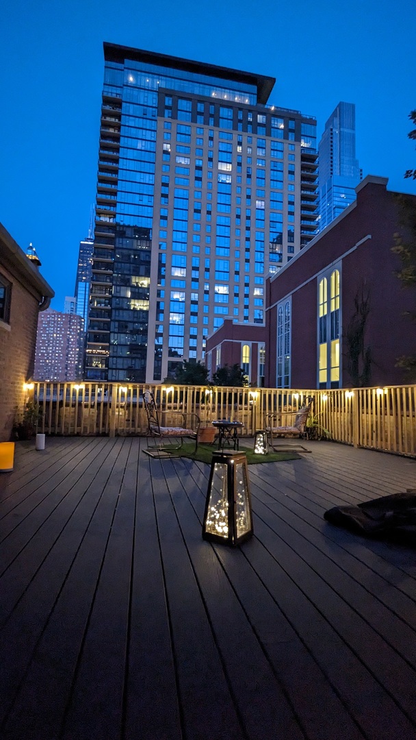 119 W CHESTNUT Street Unit: 5