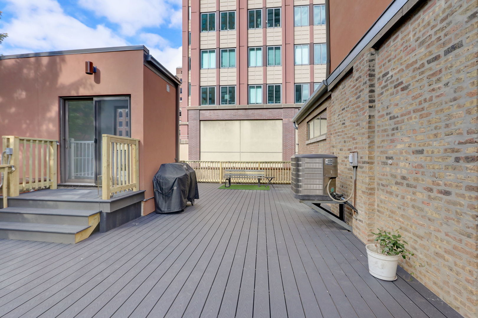 119 W CHESTNUT Street Unit: 5