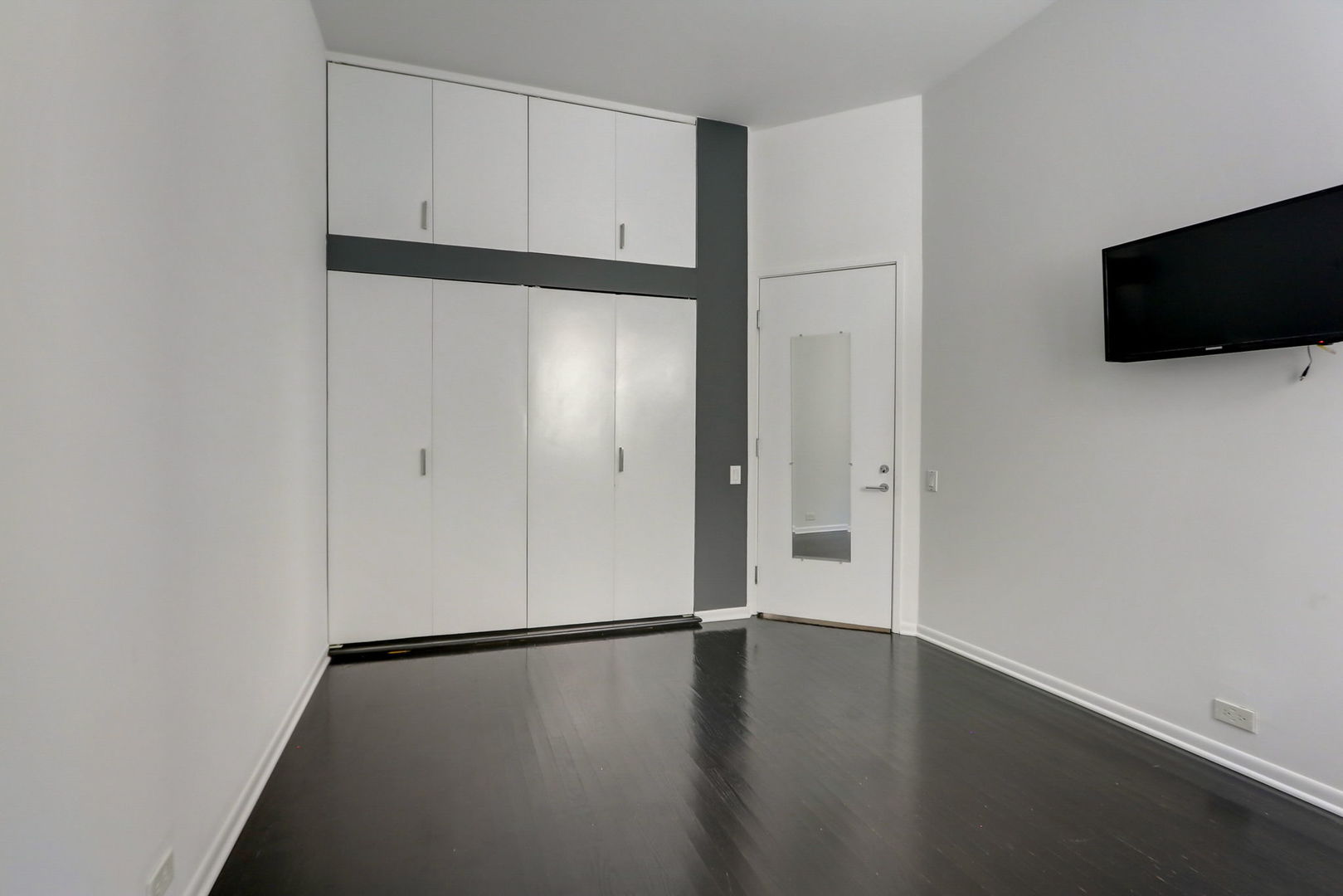 119 W CHESTNUT Street Unit: 5