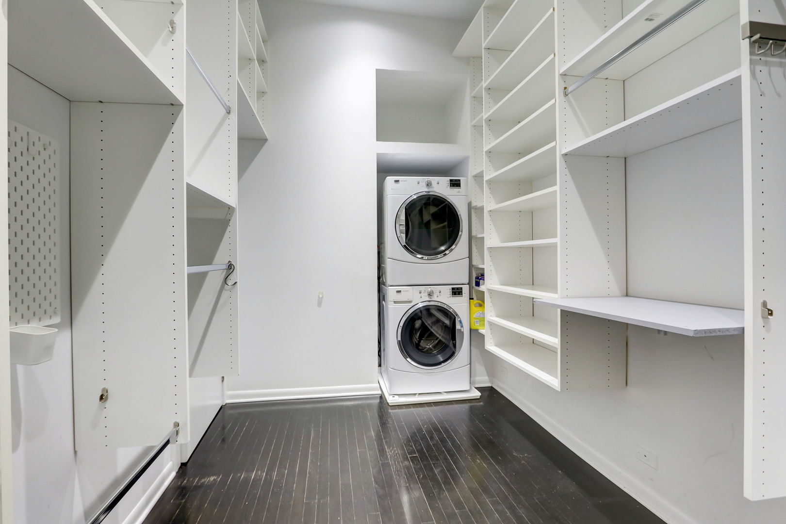 119 W CHESTNUT Street Unit: 5