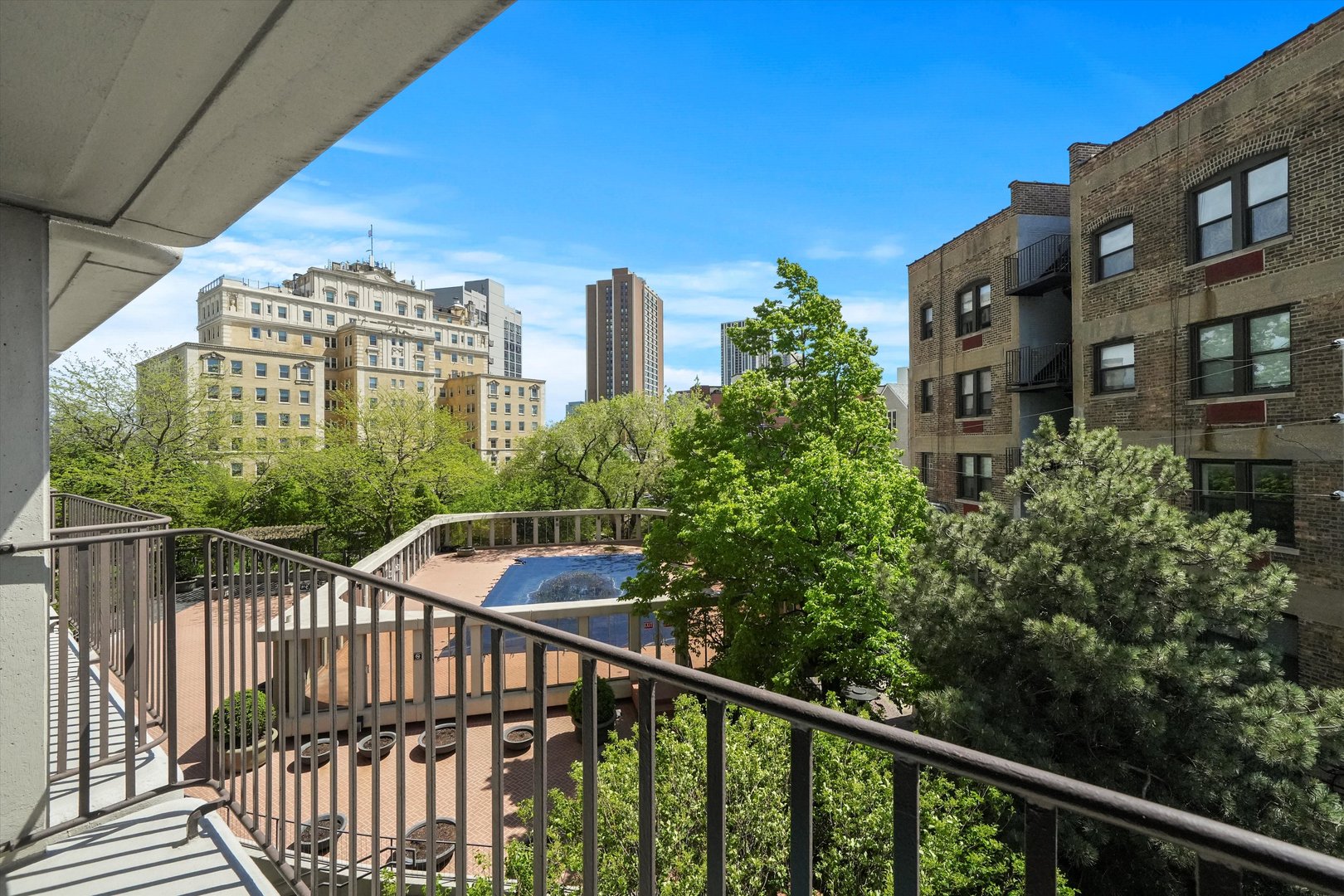 1960 N Lincoln Park W Unit: 404