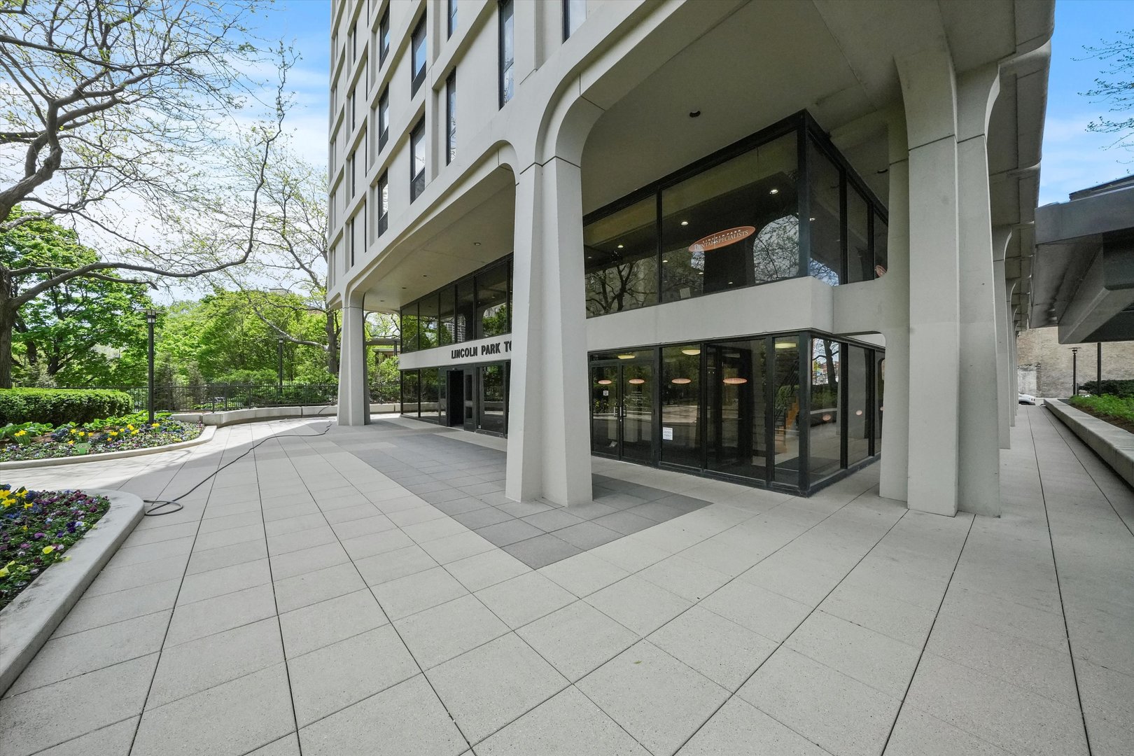 1960 N Lincoln Park W Unit: 404