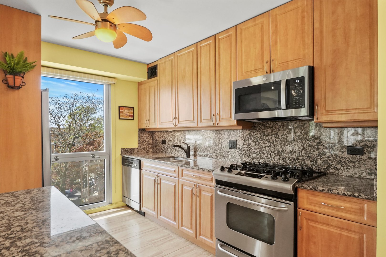 1960 N Lincoln Park W Unit: 404