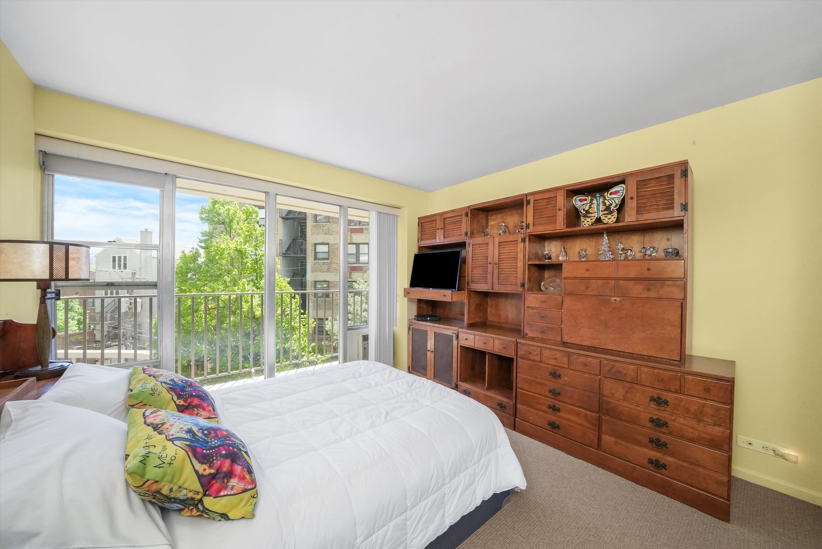 1960 N Lincoln Park W Unit: 404