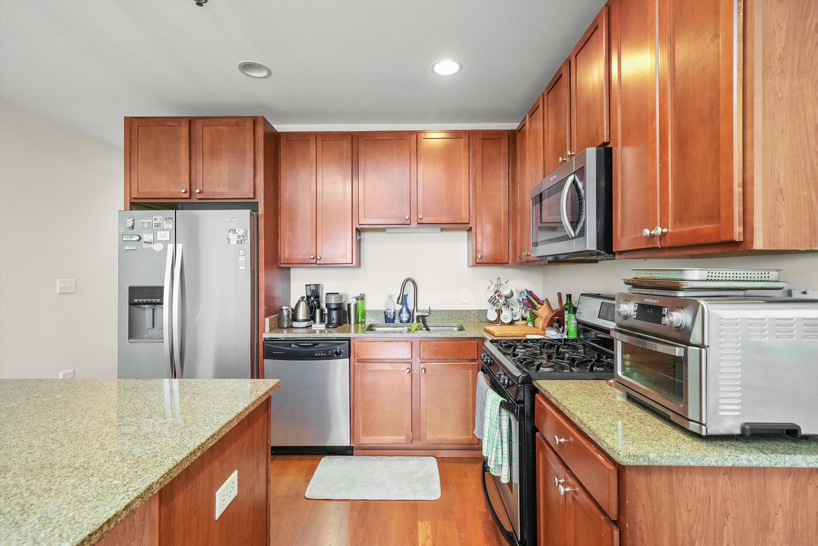 828 W Grace Street Unit: 1004