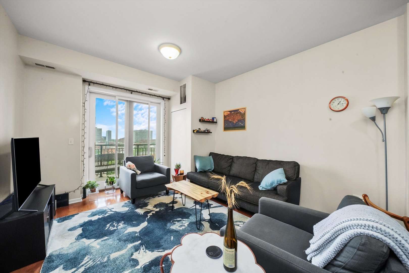 828 W Grace Street Unit: 1004