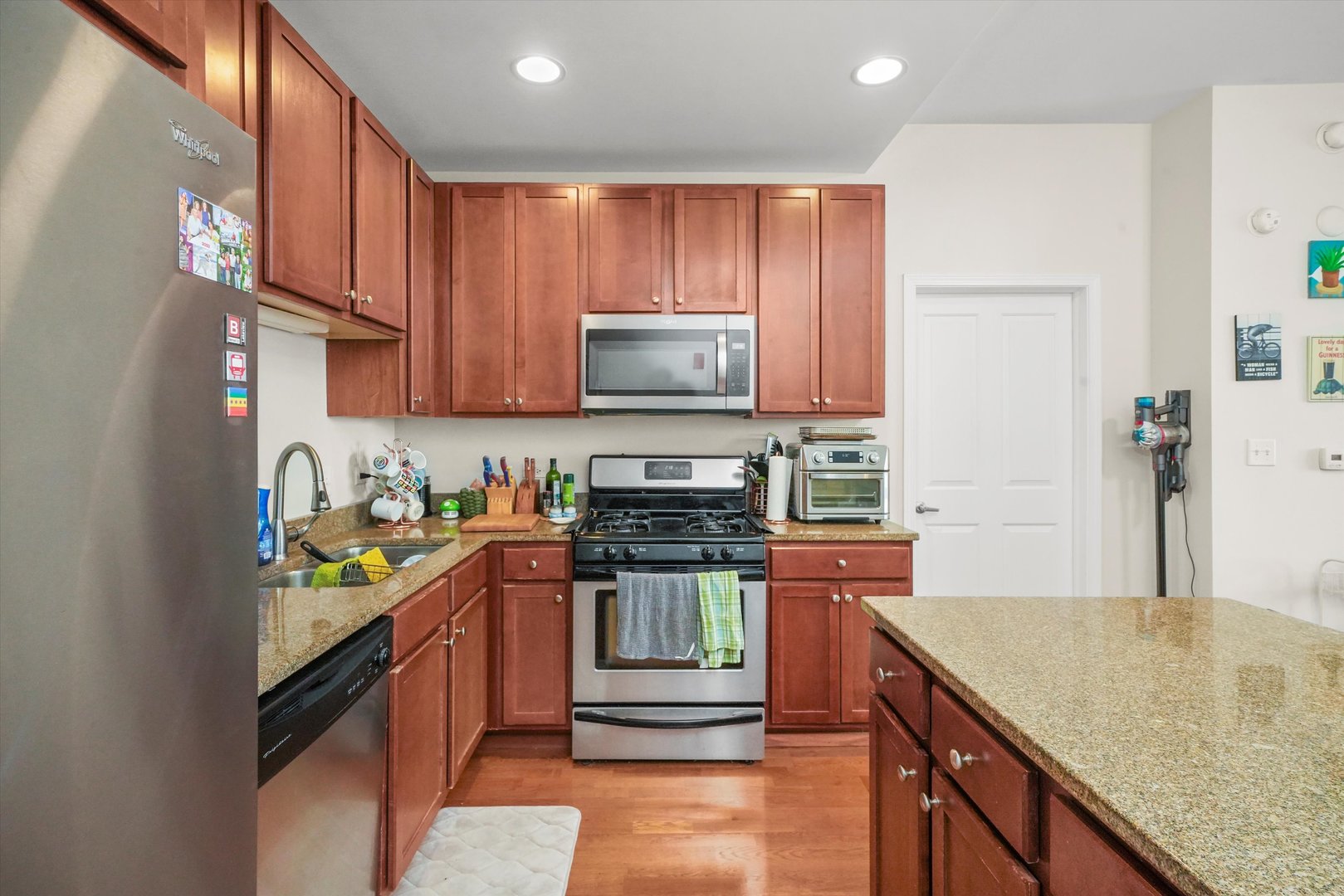 828 W Grace Street Unit: 1004