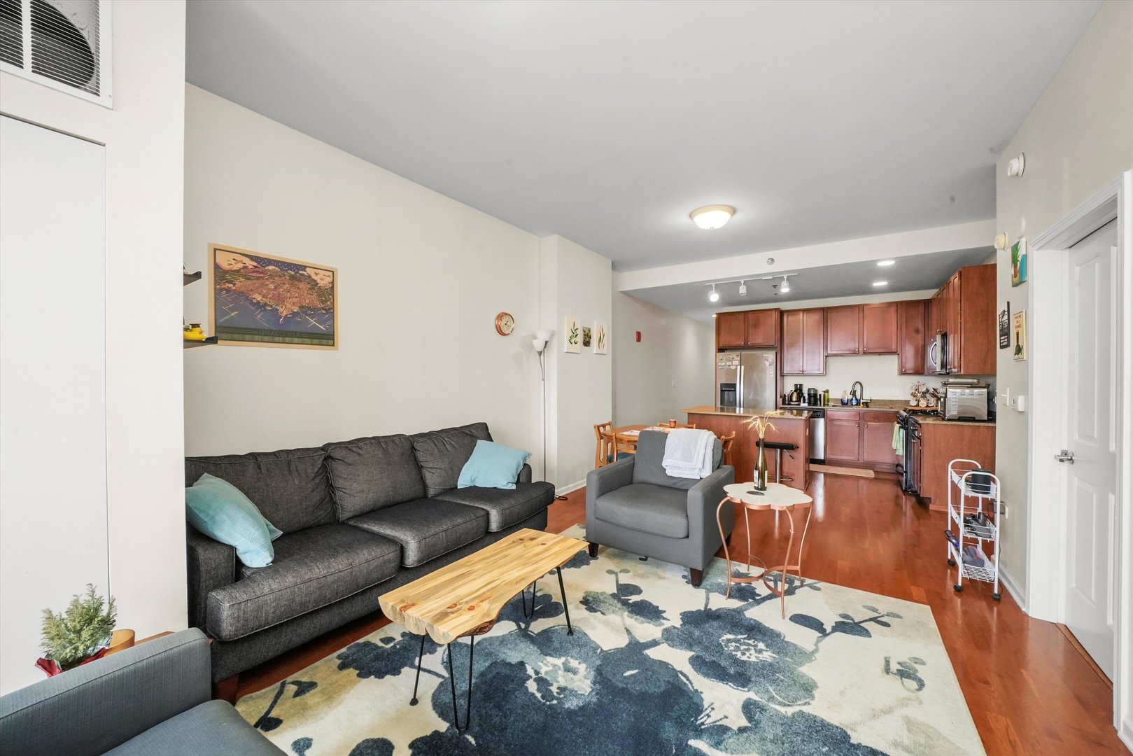 828 W Grace Street Unit: 1004