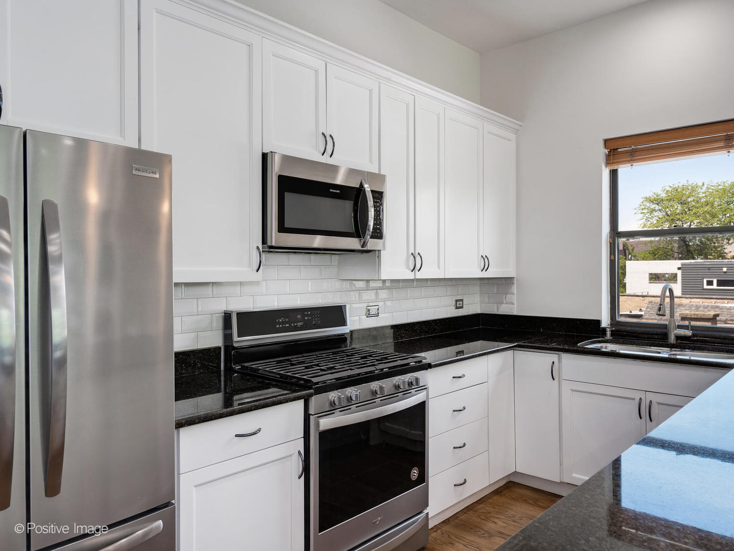 1618 N Claremont Avenue Unit: 3N