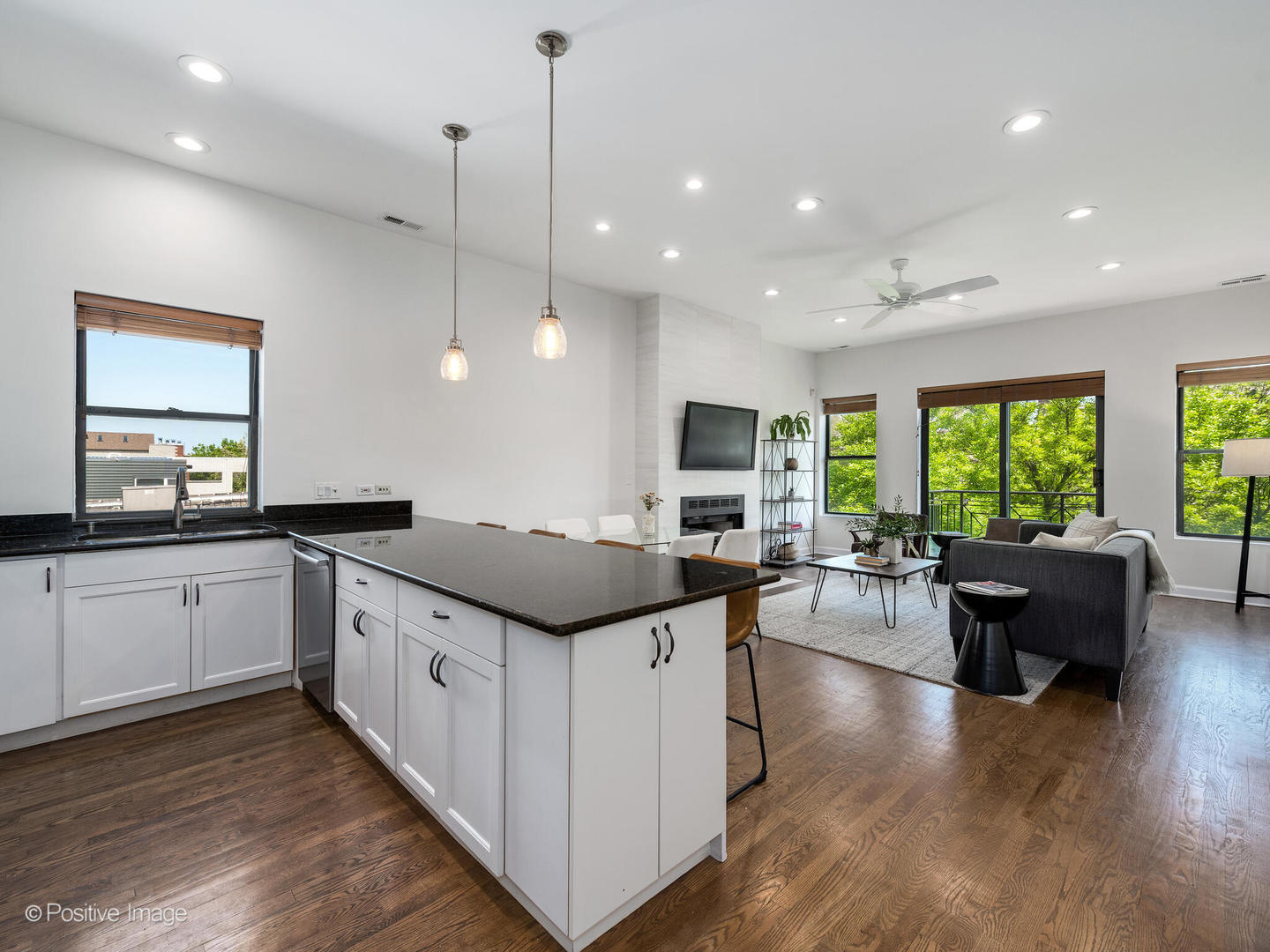 1618 N Claremont Avenue Unit: 3N