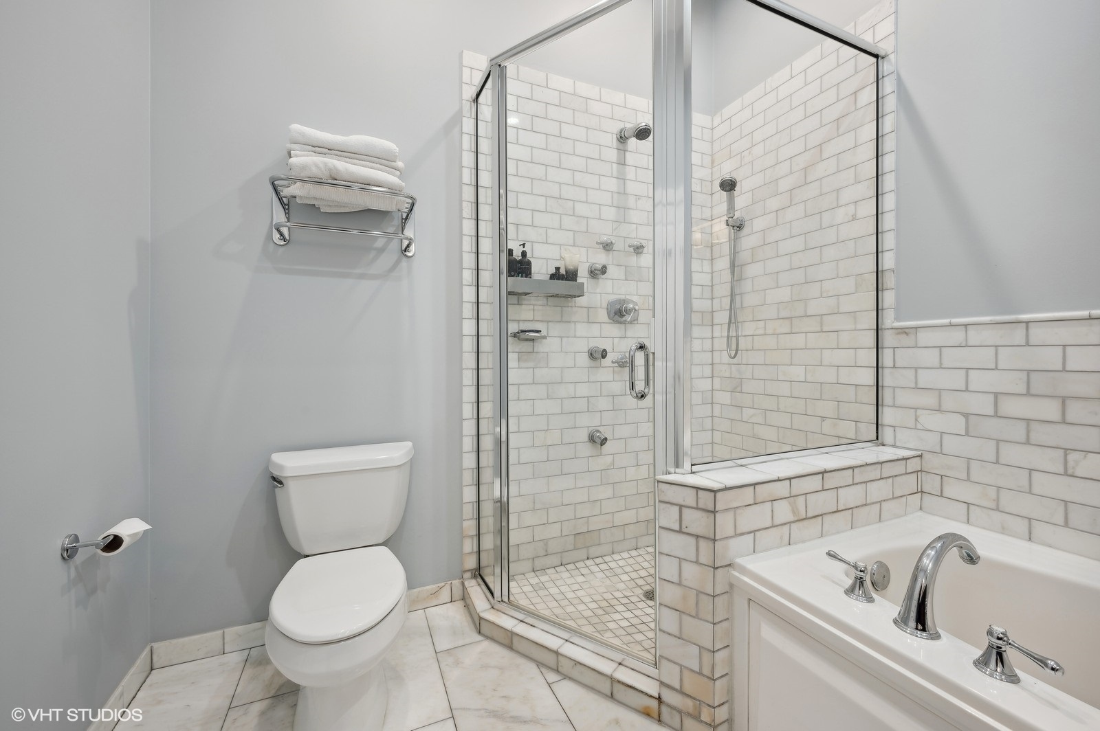 3432 N Southport Avenue Unit: PH