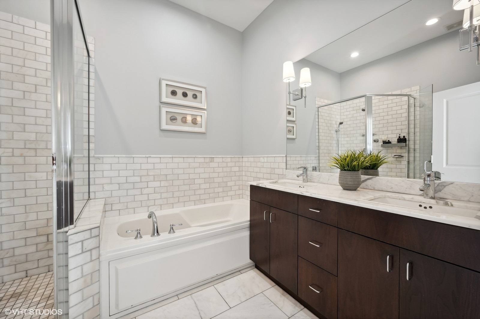 3432 N Southport Avenue Unit: PH