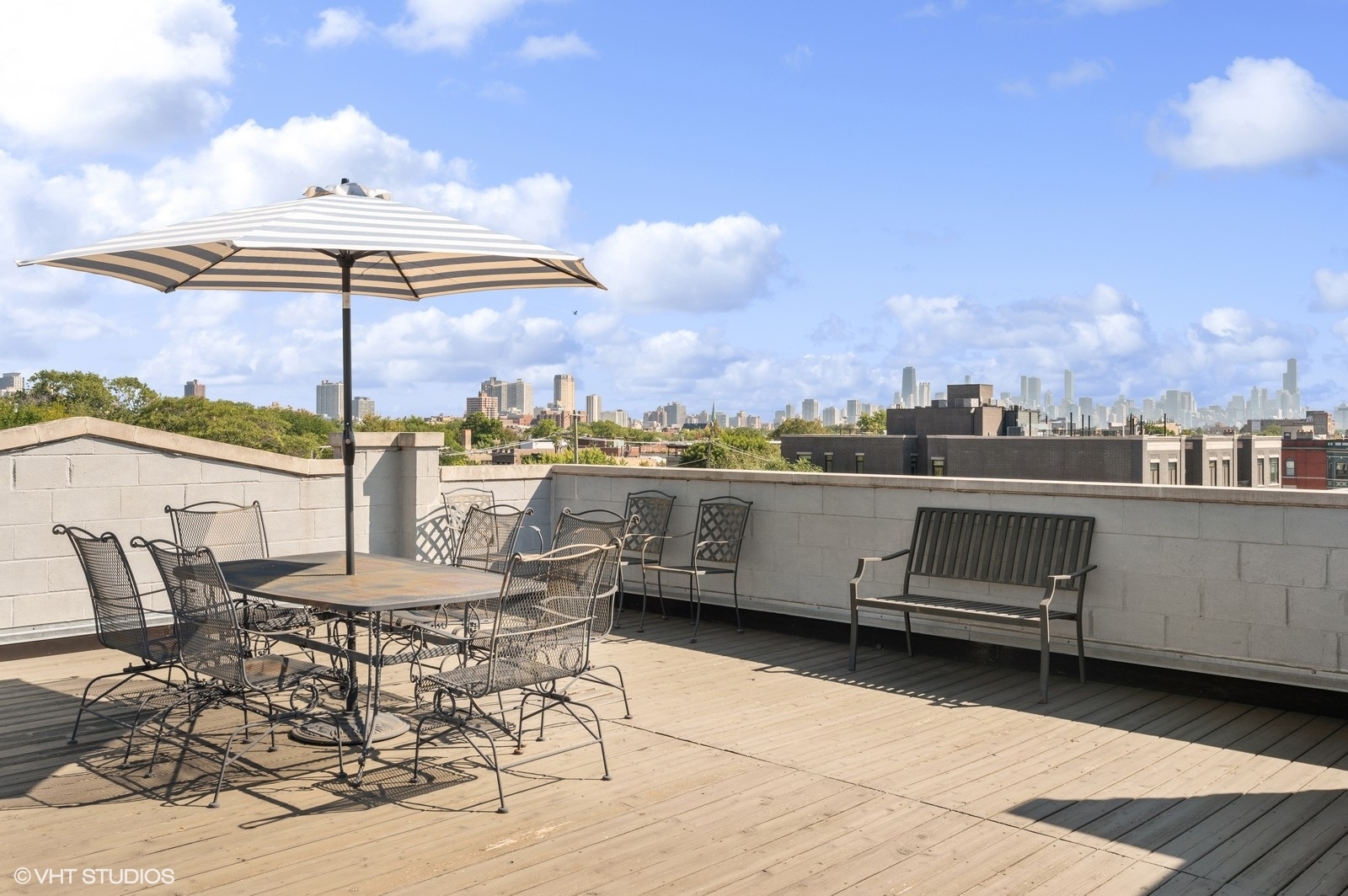 3432 N Southport Avenue Unit: PH