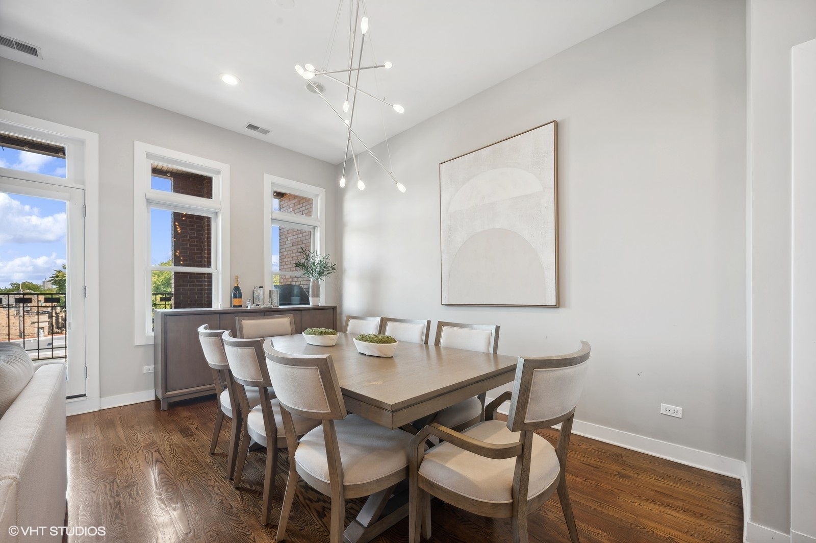 3432 N Southport Avenue Unit: PH