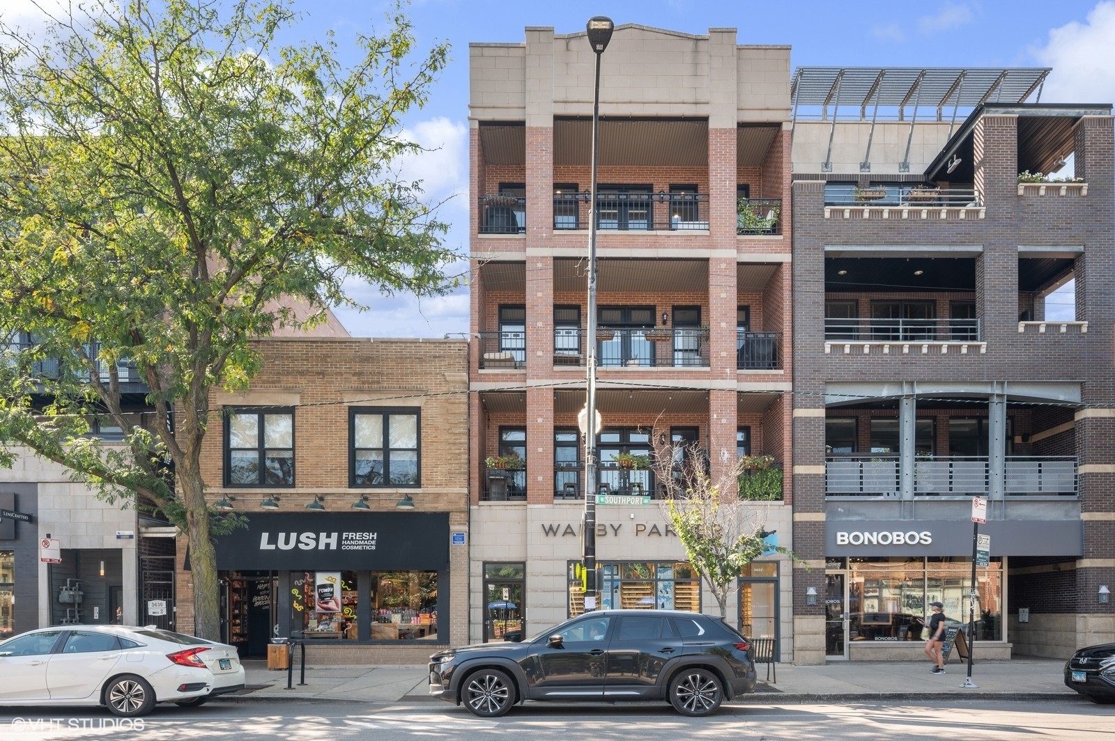 3432 N Southport Avenue Unit: PH