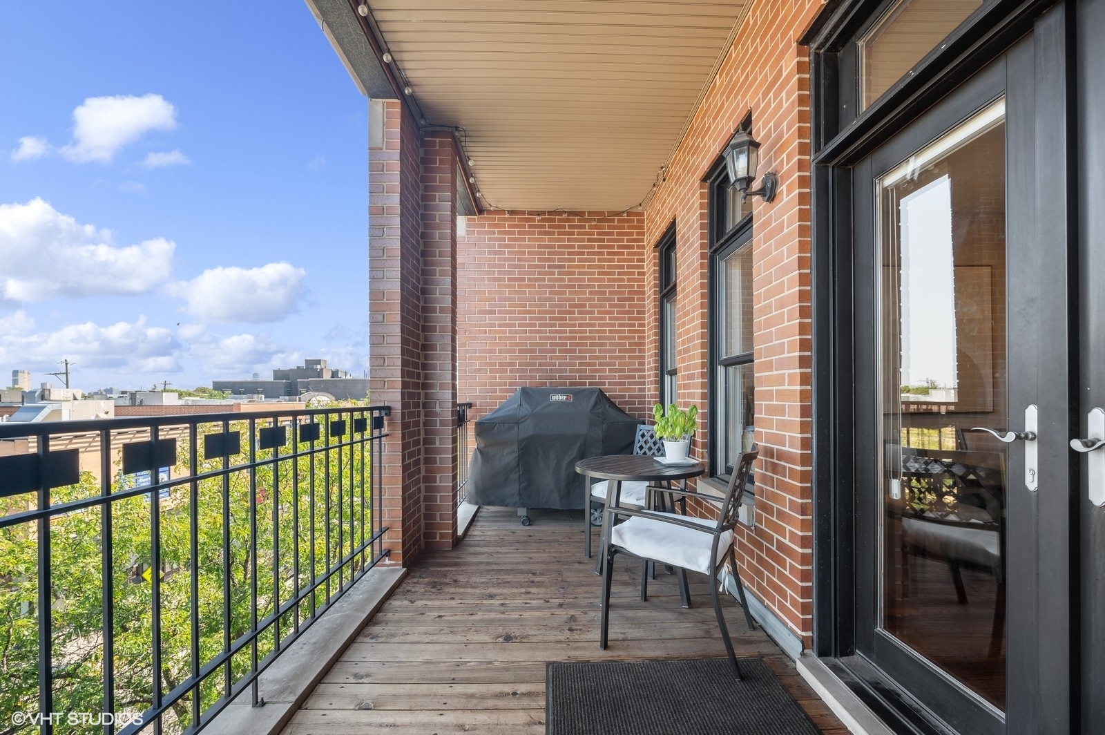 3432 N Southport Avenue Unit: PH