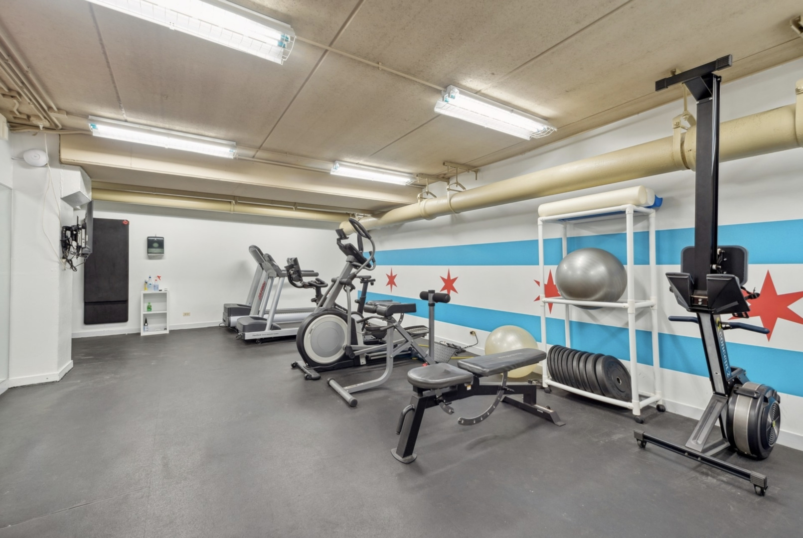 1635 W Belmont Avenue Unit: 404