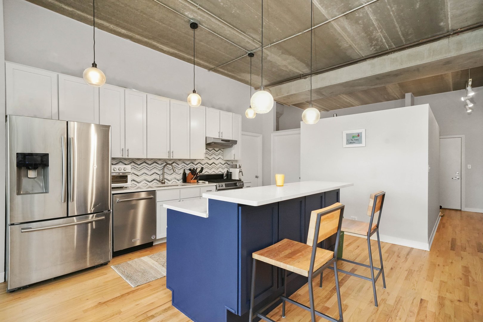 1635 W Belmont Avenue Unit: 404