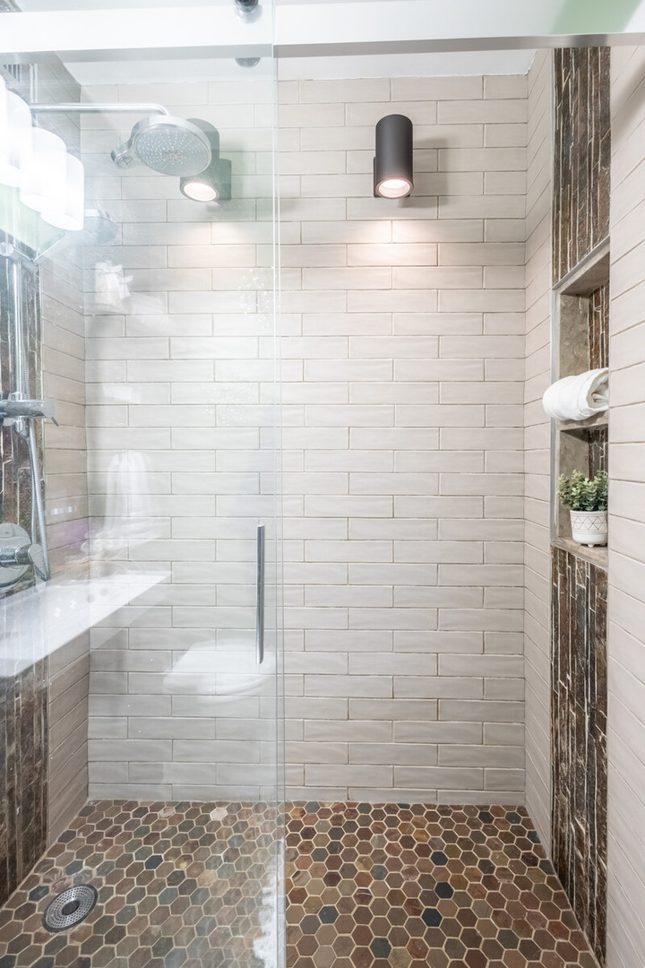 4880 N Marine Drive Unit: 308