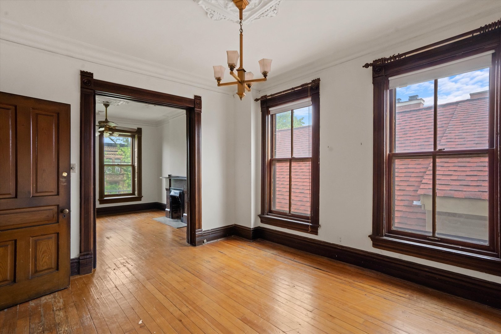 853 W George Street