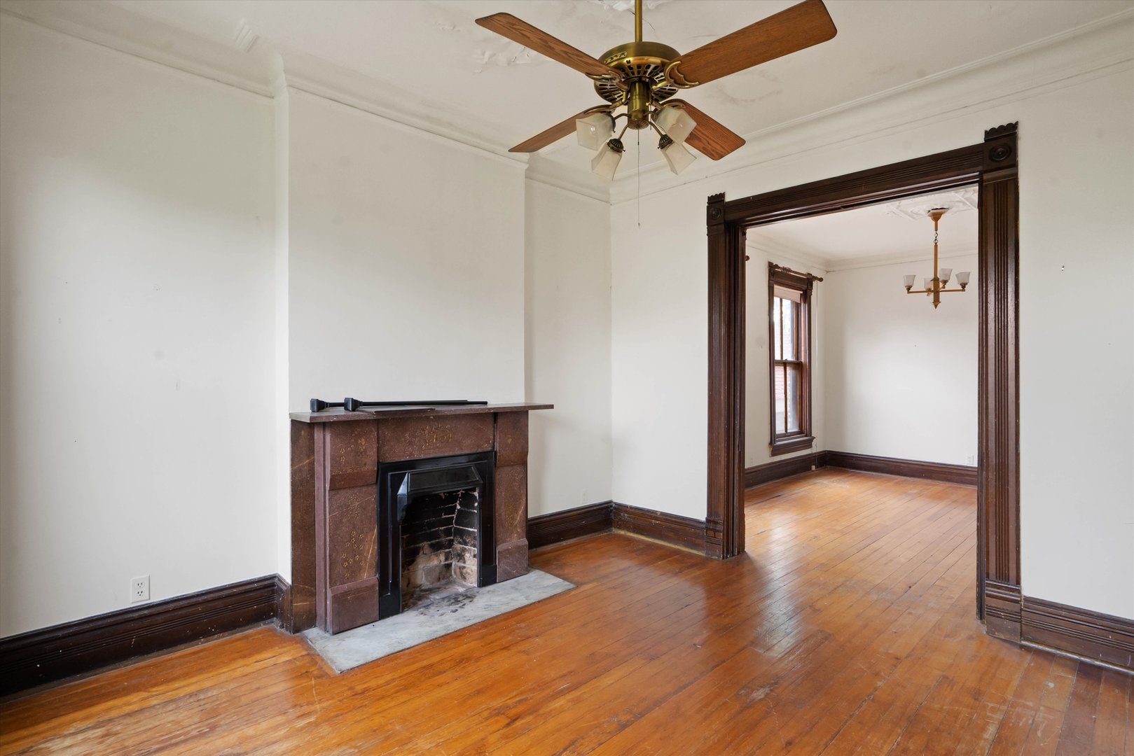 853 W George Street