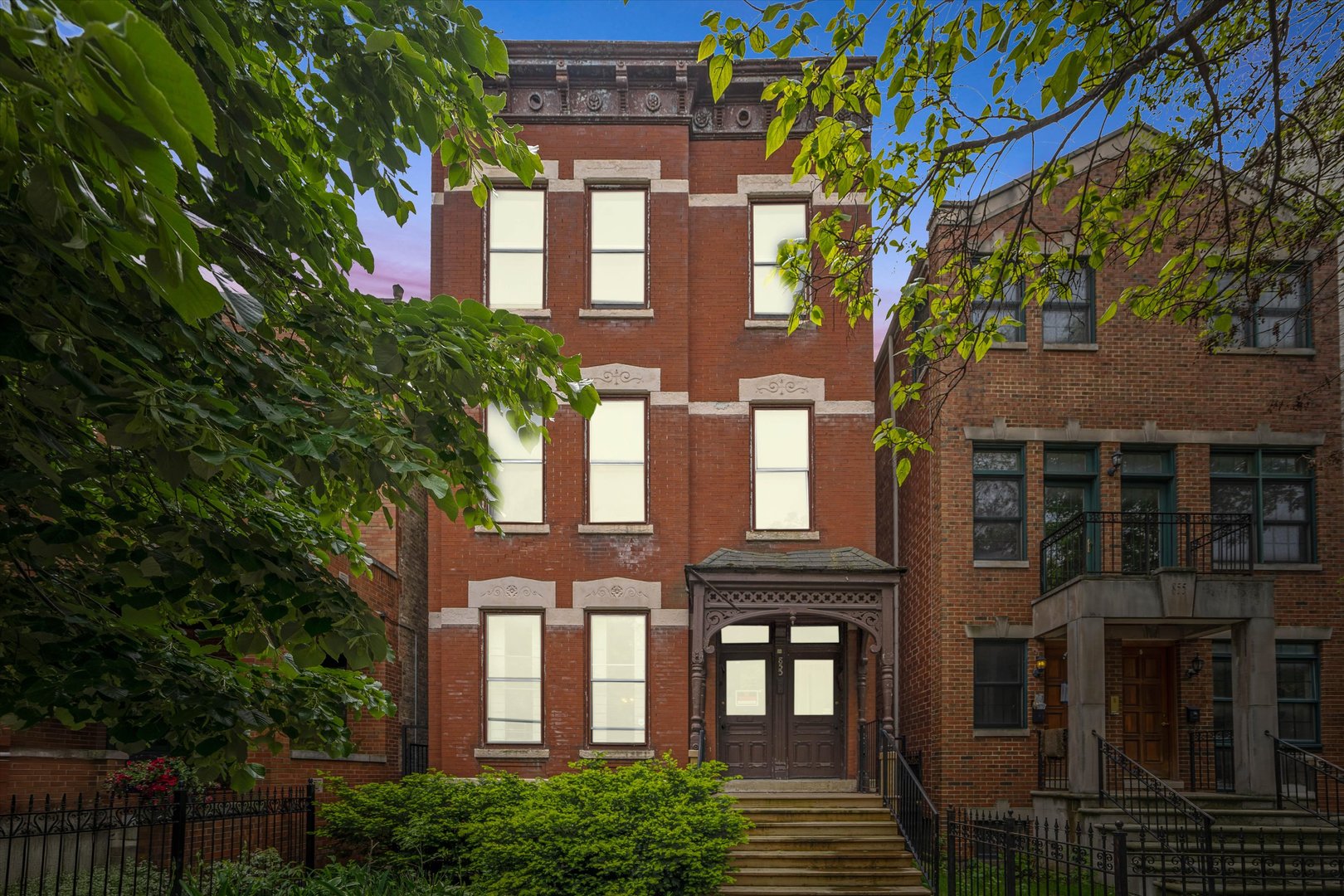 853 W George Street