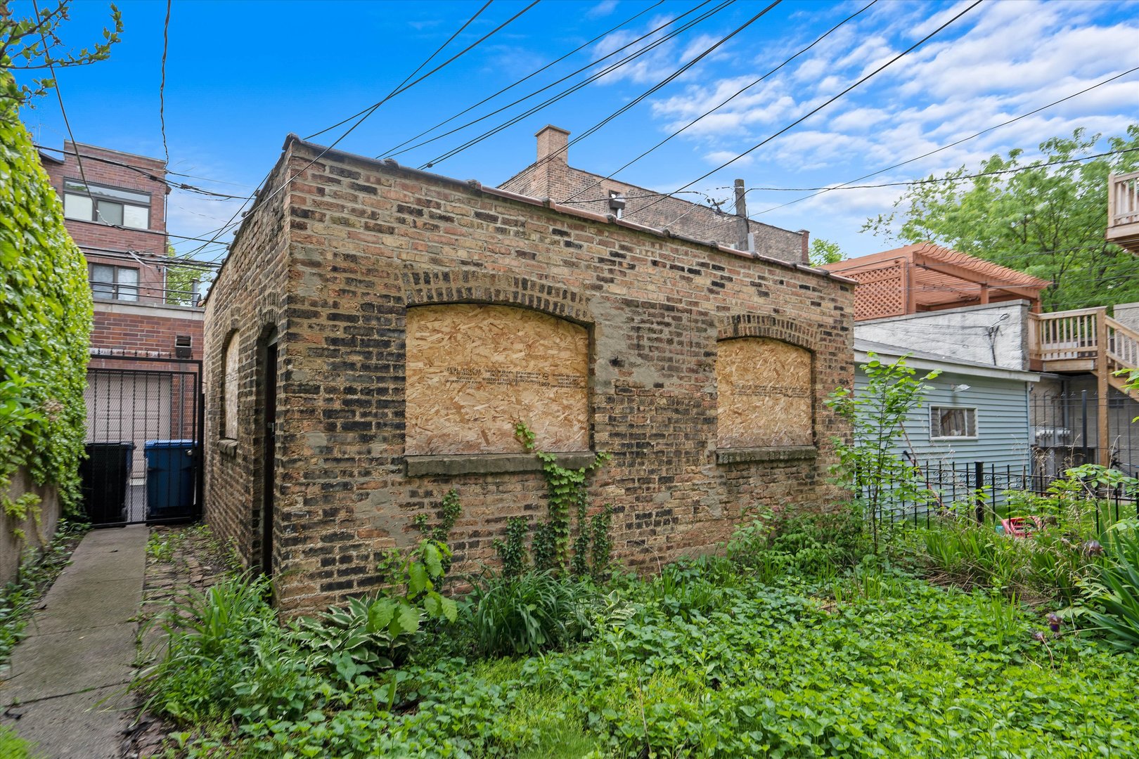 853 W George Street