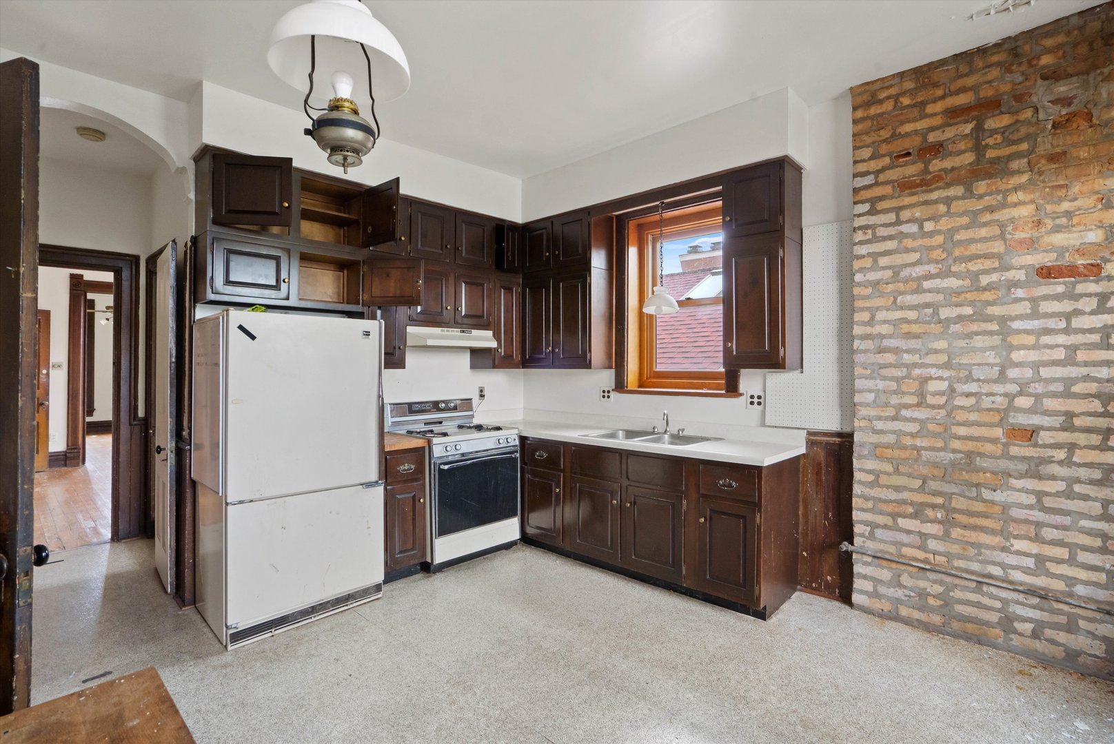 853 W George Street