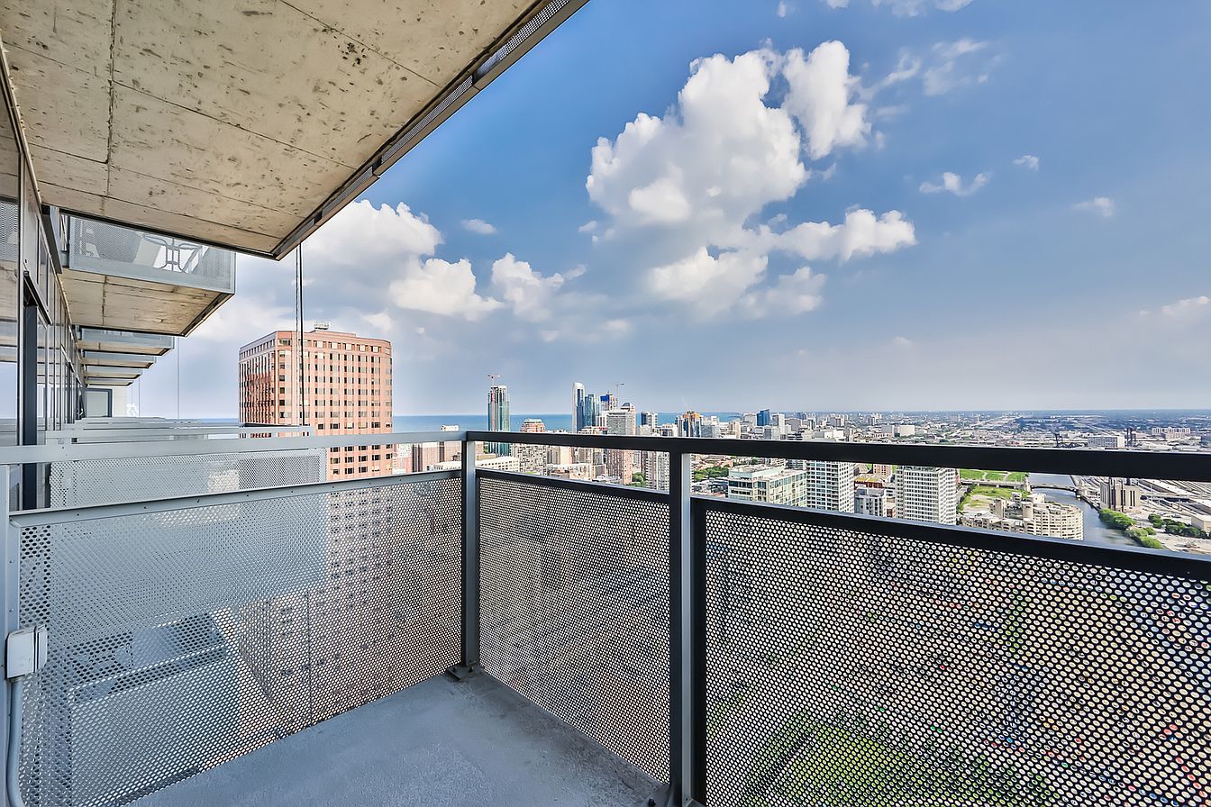 235 W Van Buren Street Unit: 4309