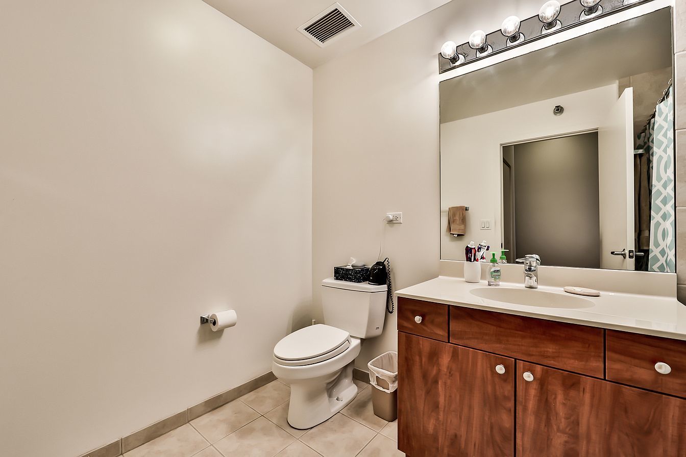 235 W Van Buren Street Unit: 4309