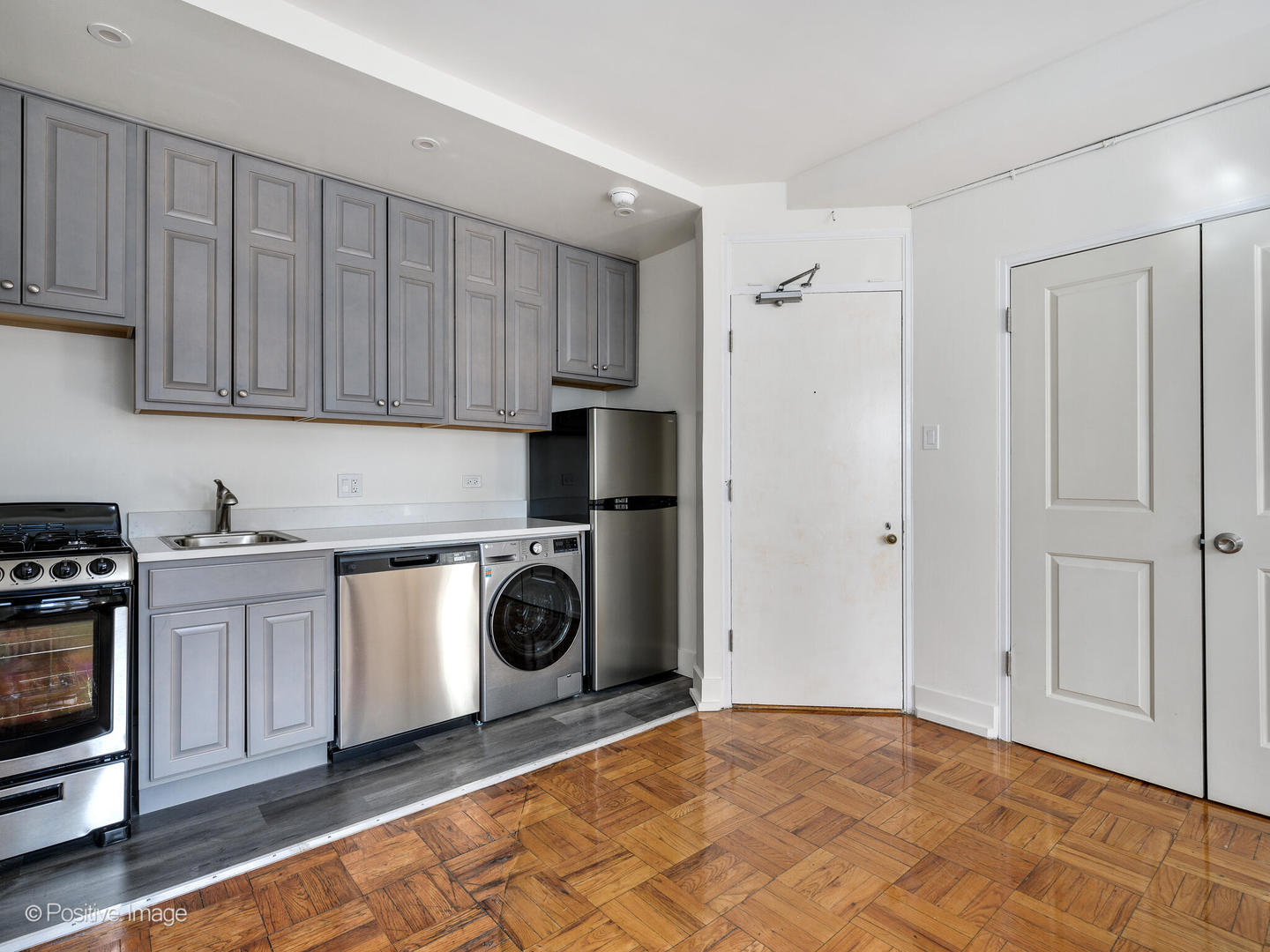 1100 N La Salle Drive Unit: 616