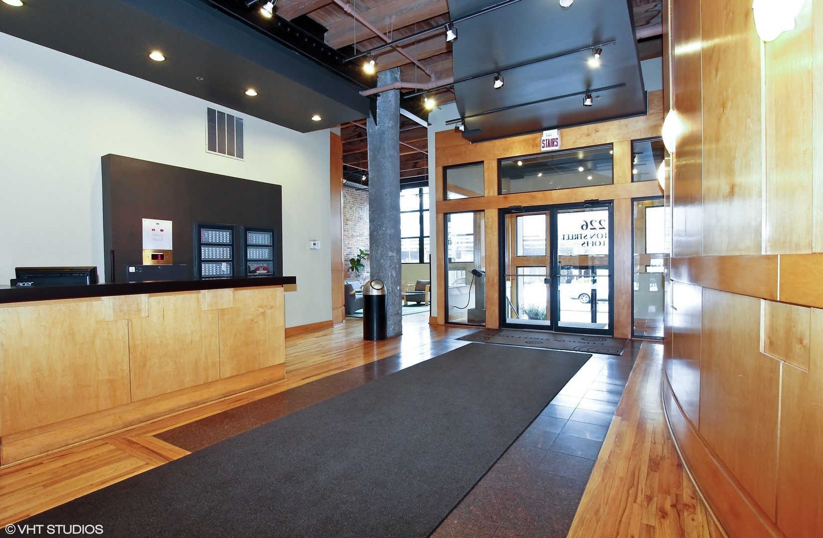 226 N Clinton Street Unit: 402